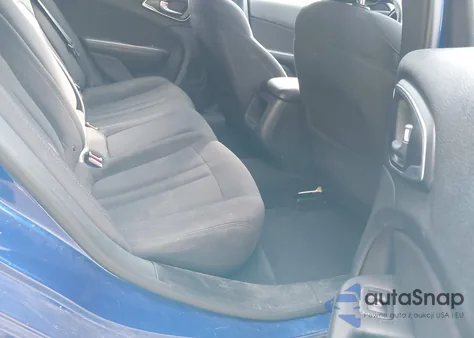 2015 Chrysler 200 Limited z USA, uszkodzony, nr VIN 1C3CCCAB9FN559388